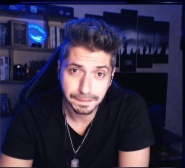 Twitch-Eren-ErenAktan-Aktan-Kimdir-Kac-Yasinda-Ne-Is-Yapiyor